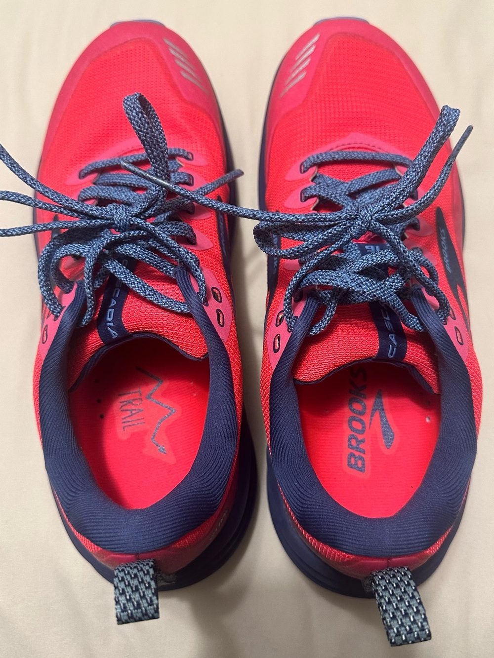 Brooks Women's Sneakers in Bright Pink and Navy